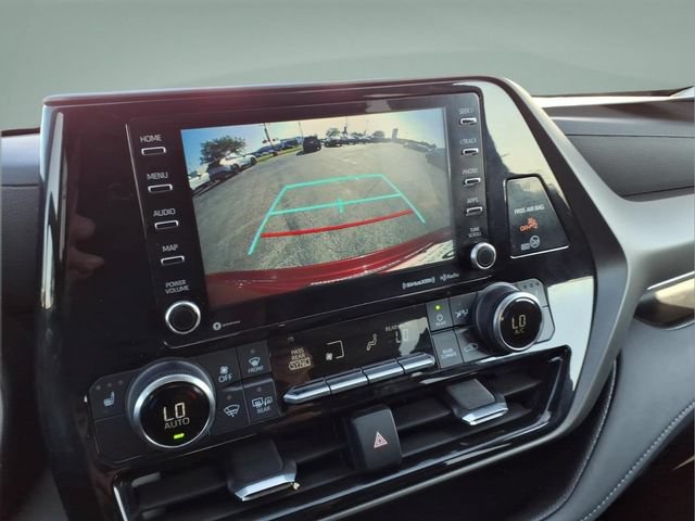 Used 2022 Toyota Highlander XLE AWD/4WD image 25