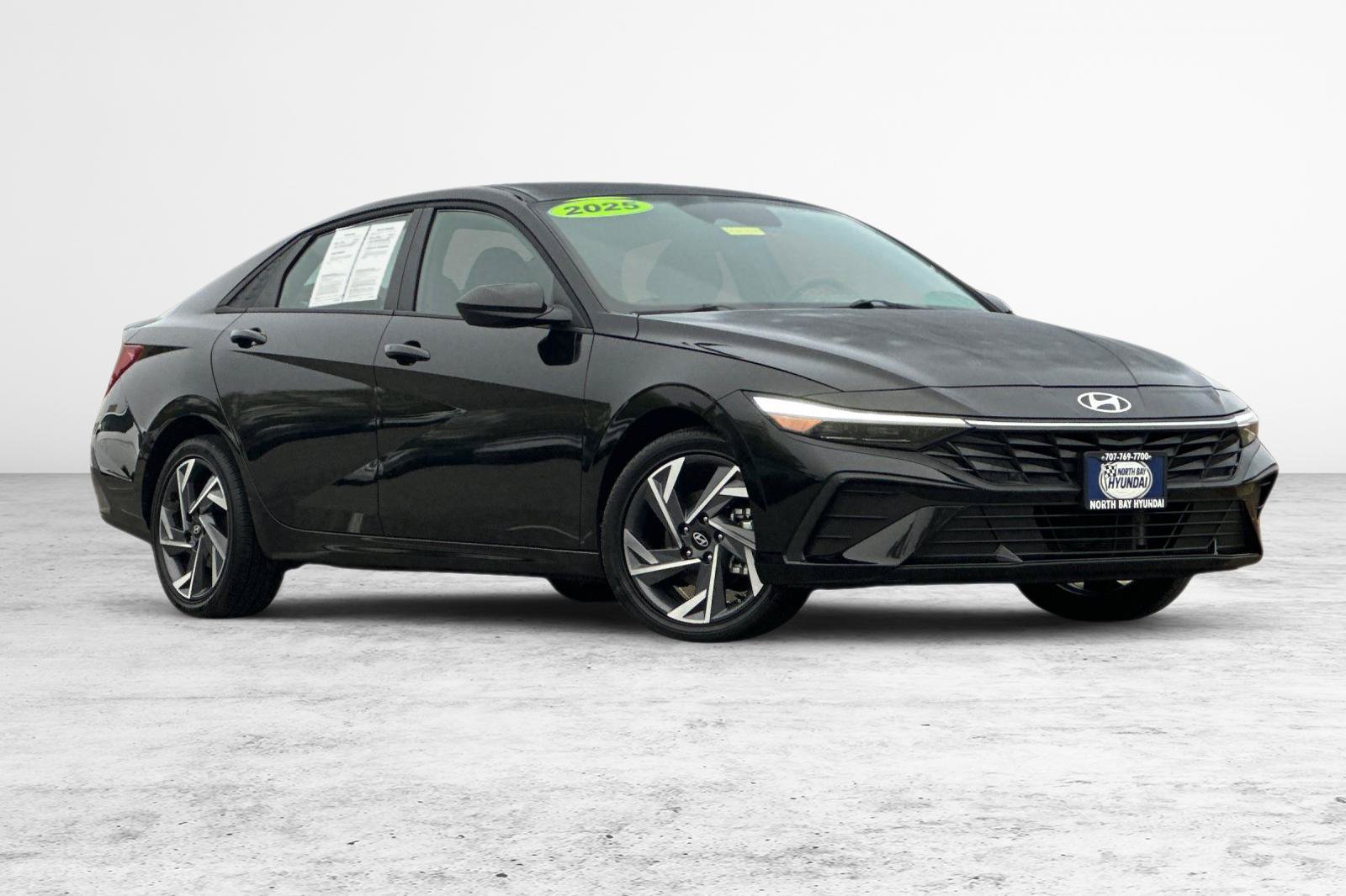 Used 2025 Hyundai Elantra SEL FWD image 2