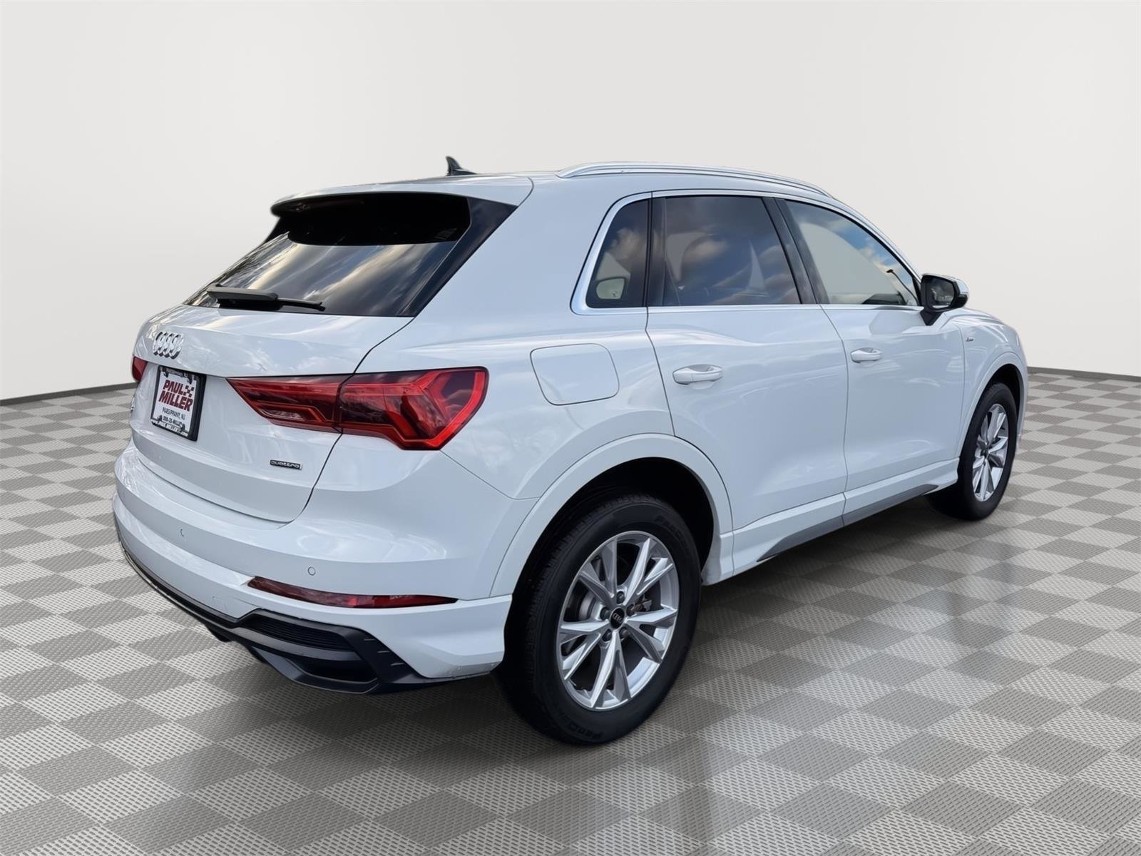 Used 2022 Audi Q3 2.0T Premium Plus w/ Premium Plus Package image 6