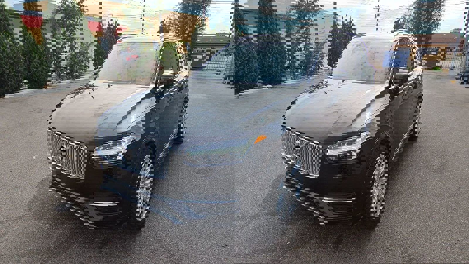 Used 2019 Volvo XC90 T8 Inscription w/ Luxury Package image 3