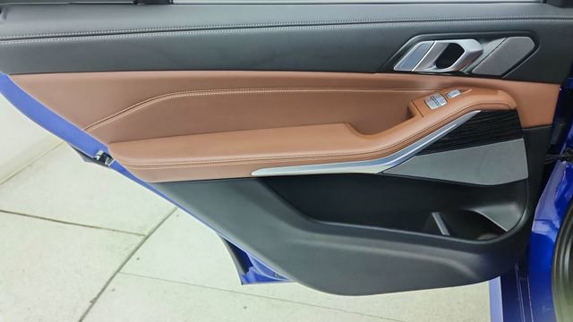 Used 2025 BMW X7 M60i image 37