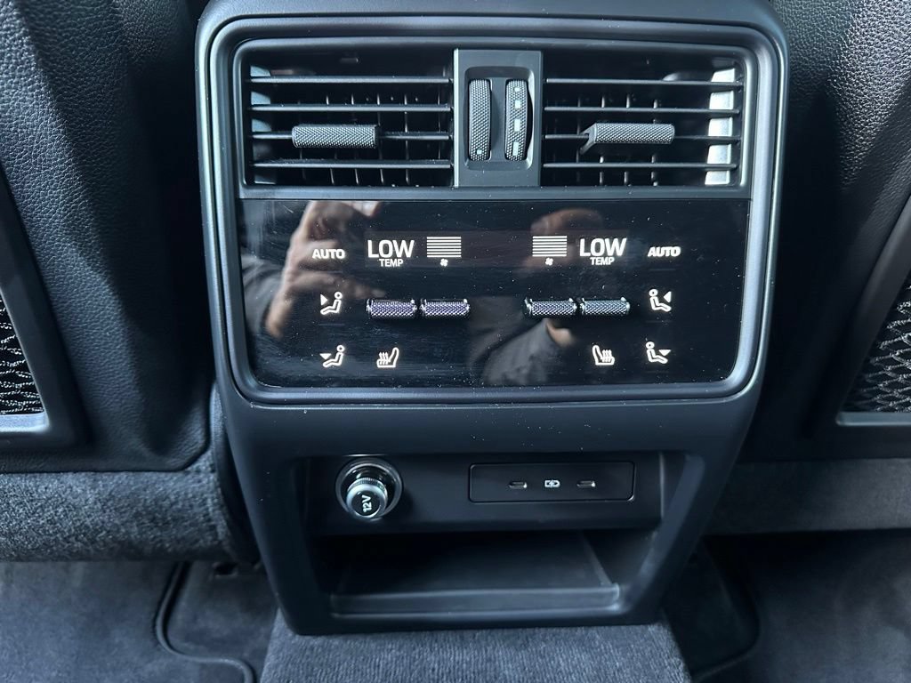 Certified 2024 Porsche Cayenne Turbo GT AWD/4WD image 40