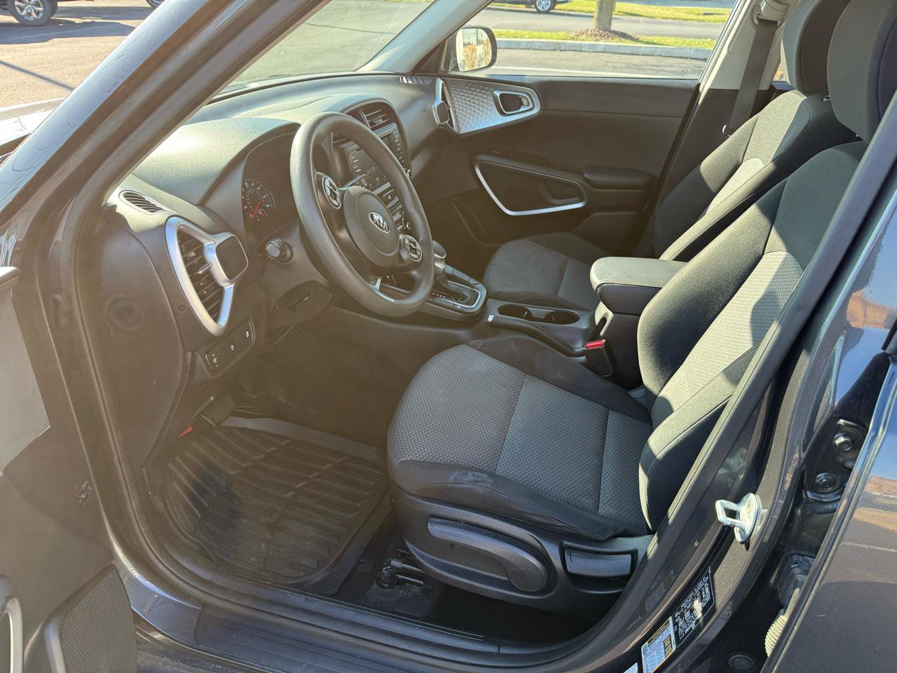 Used 2021 Kia Soul LX image 9