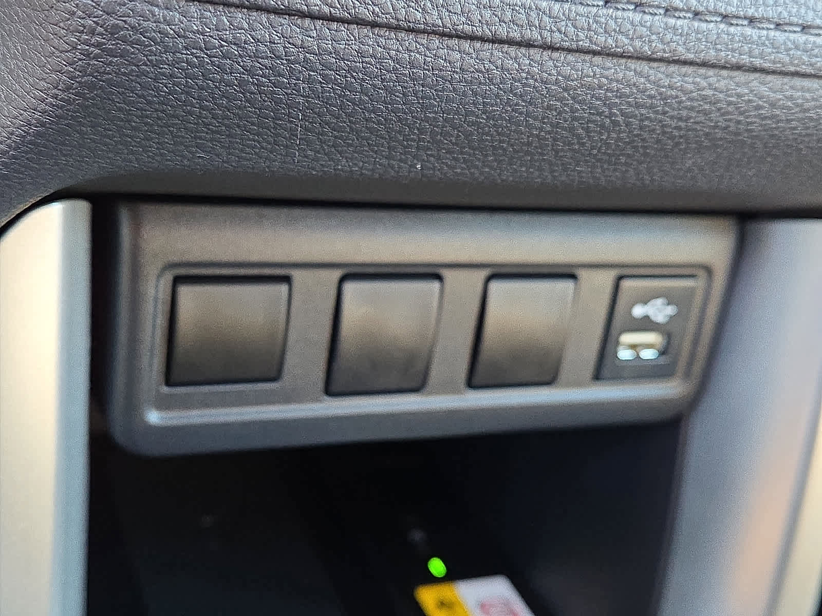 Certified 2022 Toyota Corolla Cross LE image 25