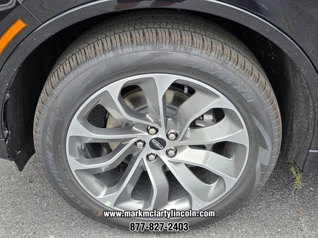 New 2026 Lincoln Aviator AWD w/ Jet Appearance Package image 16
