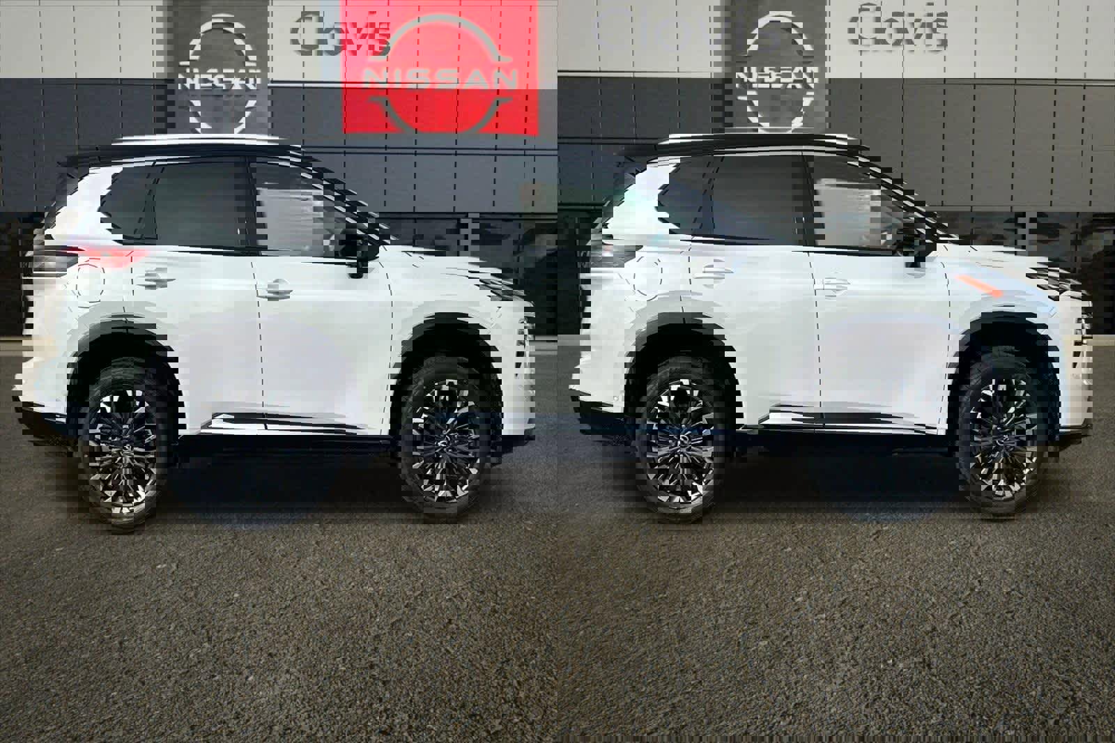 New 2026 Nissan Rogue Platinum image 9