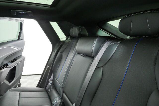 Used 2025 Cadillac Lyriq Sport AWD/4WD image 31