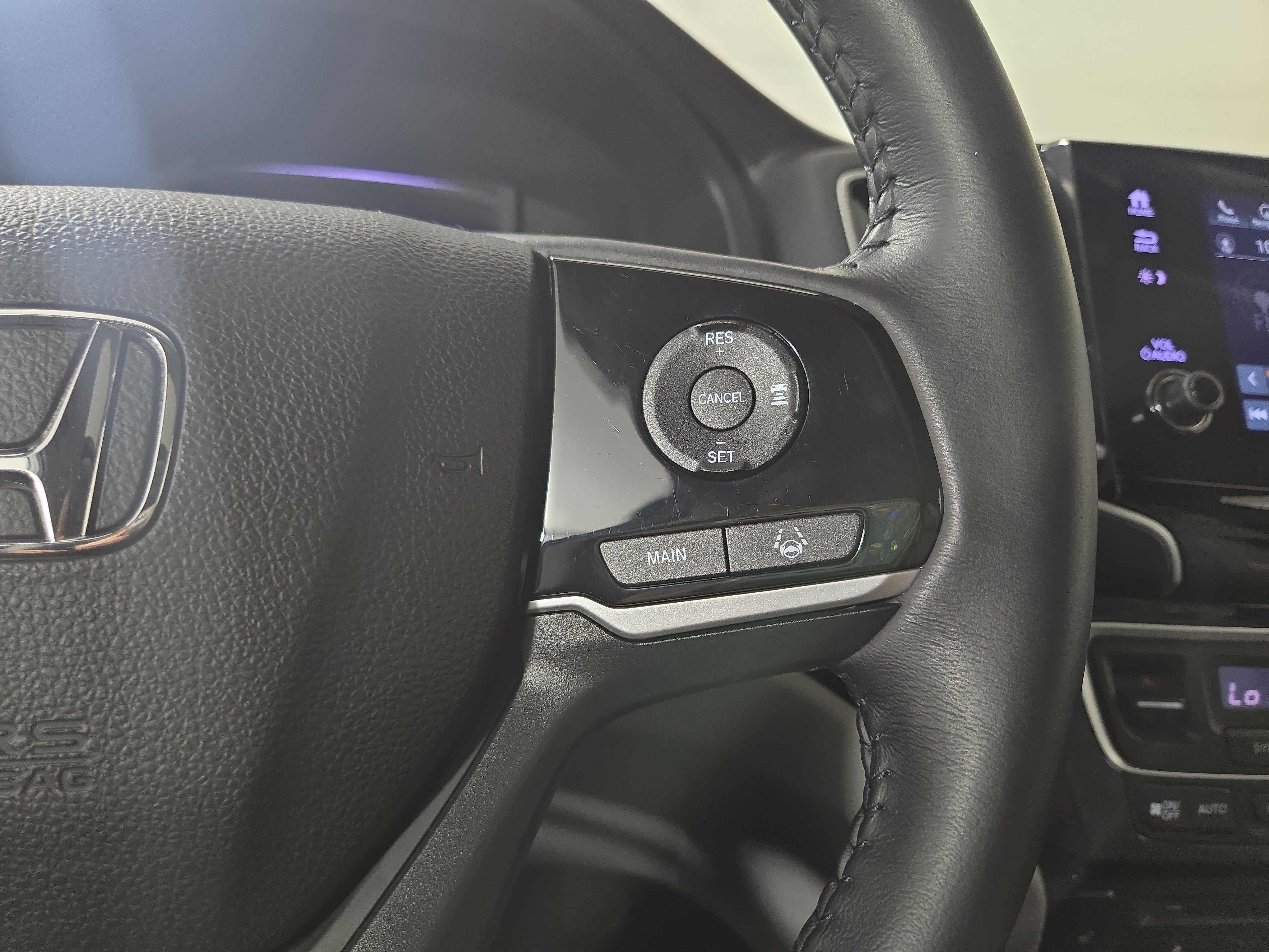 Used 2022 Honda Pilot Touring image 16