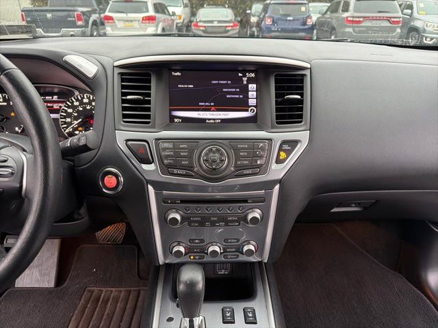 Used 2018 Nissan Pathfinder SL image 30