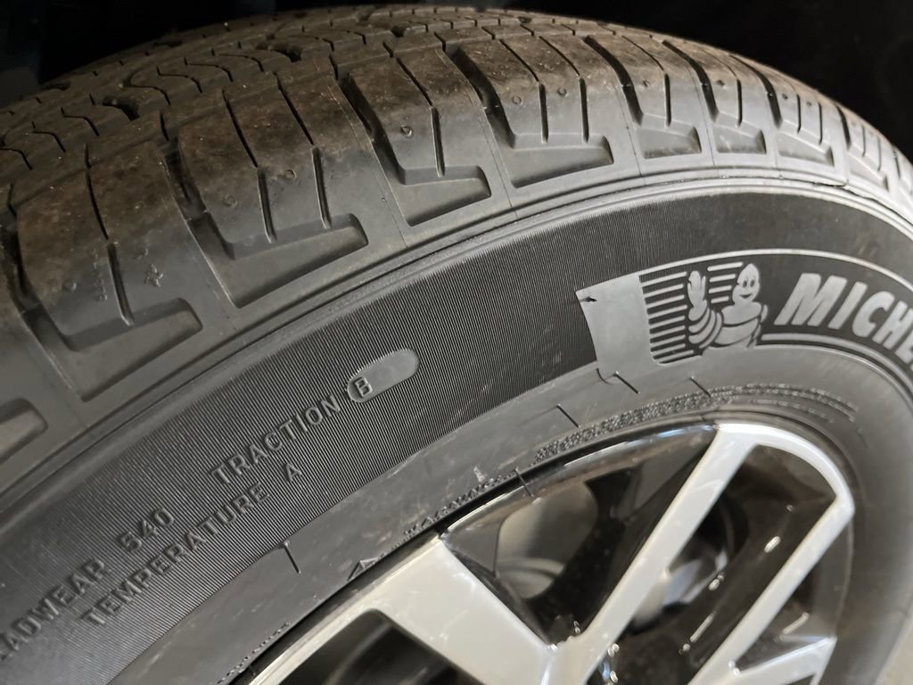 New 2025 Jeep Grand Cherokee L Limited image 13