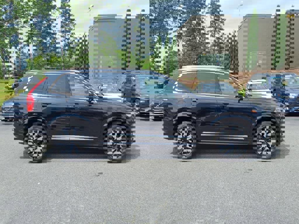 Used 2024 Volvo XC90 T8 Ultimate image 2