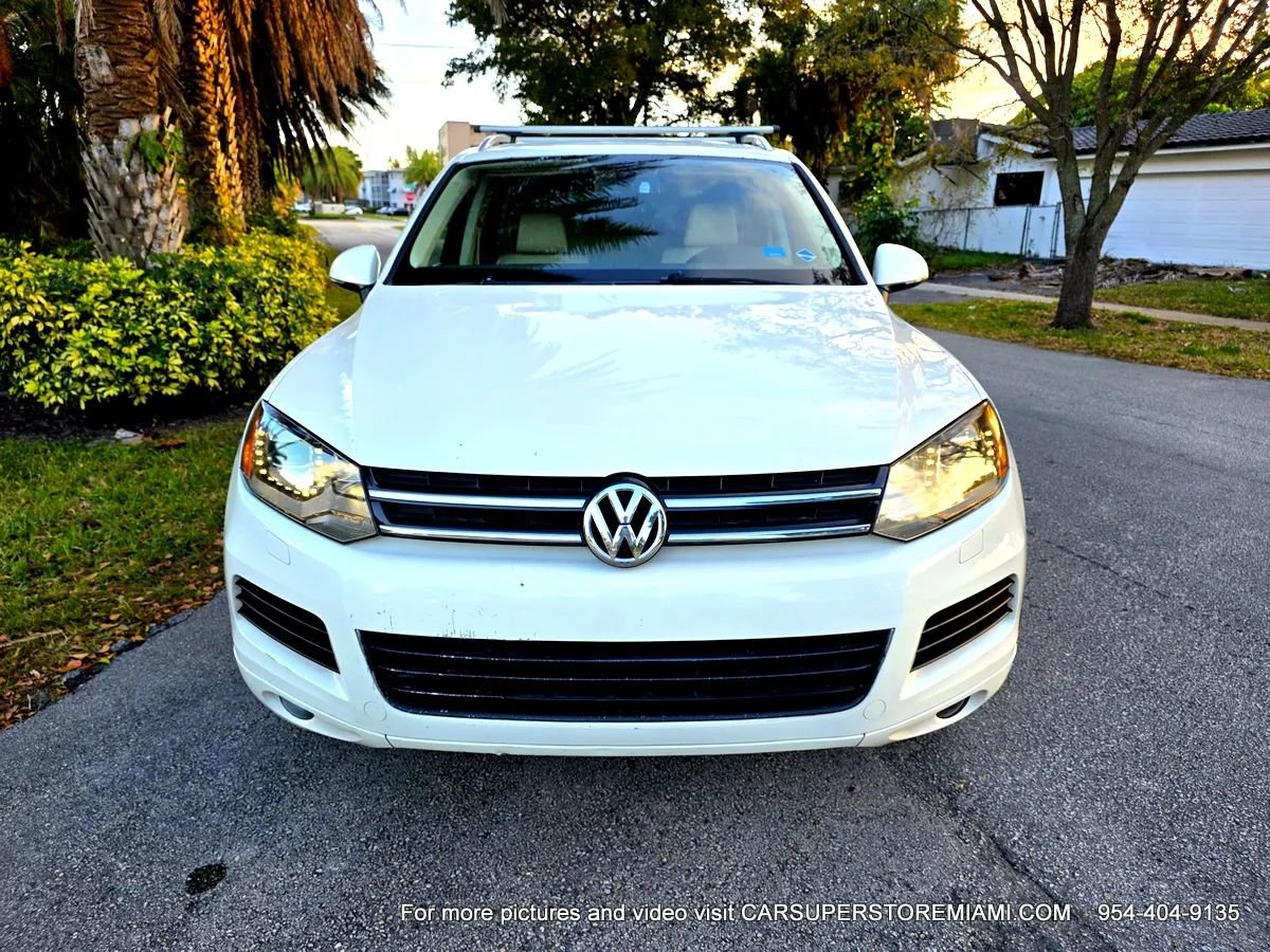 Used 2011 Volkswagen Touareg Sport image 24