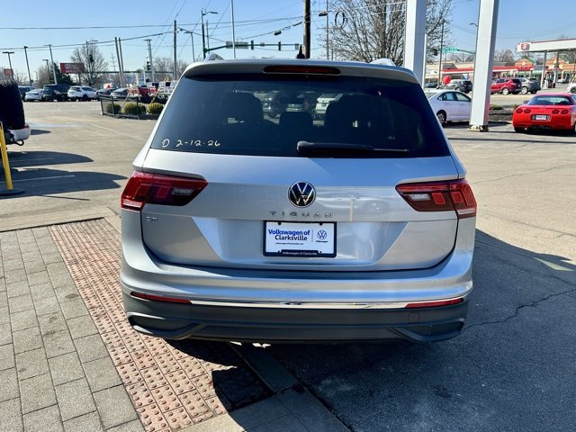 Used 2023 Volkswagen Tiguan SE image 6