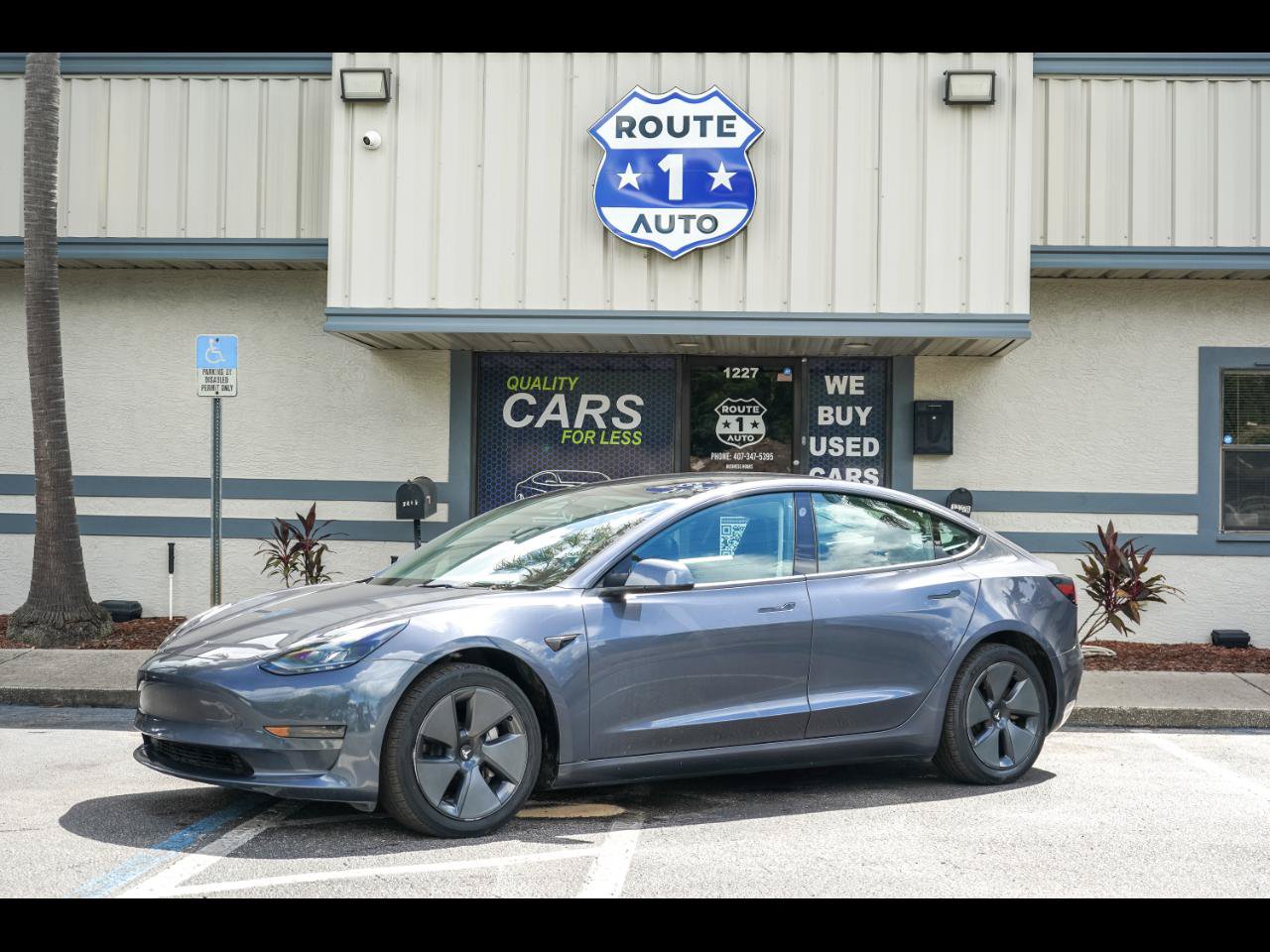 Used 2023 Tesla Model 3 Standard Range RWD image 1