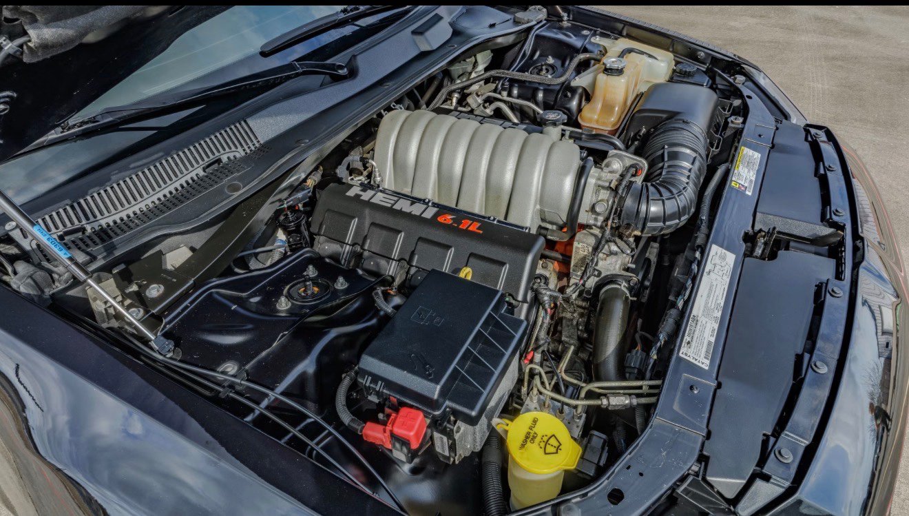 Used 2007 Dodge Magnum SRT8 RWD image 8