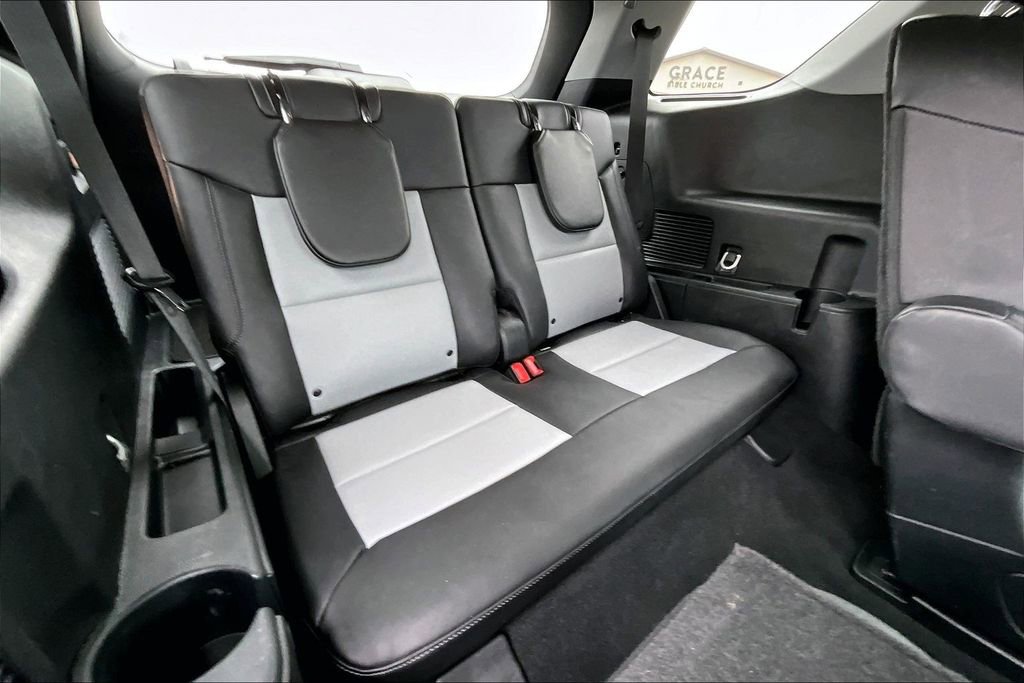 Used 2024 Ford Explorer XLT w/ Equipment Group 202A image 26