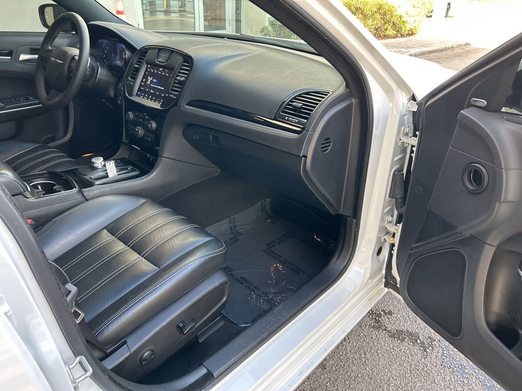 Used 2023 Chrysler 300 S image 22