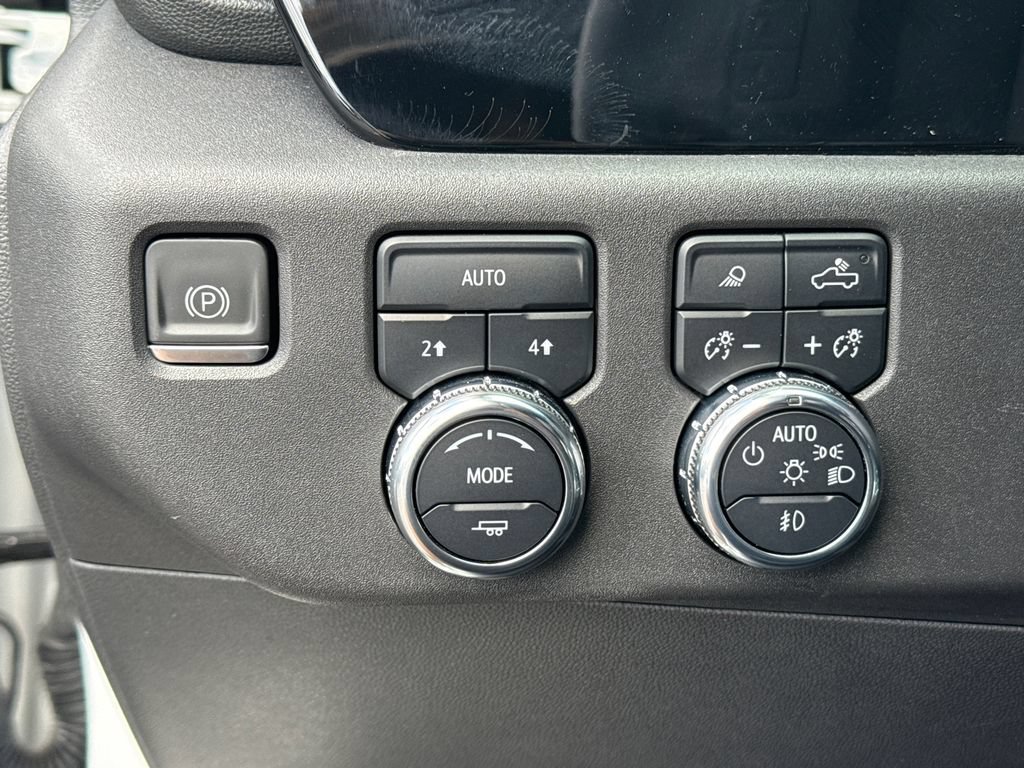 Certified 2023 GMC Sierra 1500 SLT w/ SLT Convenience Package AWD/4WD image 17