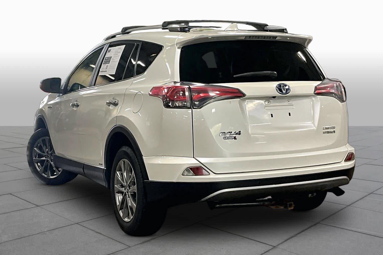 Used 2017 Toyota RAV4 Limited w/ Carpet Mat Package AWD/4WD image 12