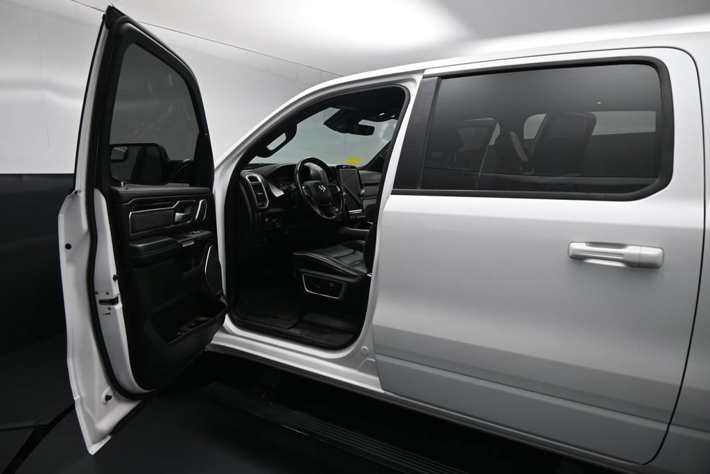 Used 2022 RAM 1500 Laramie AWD/4WD image 8