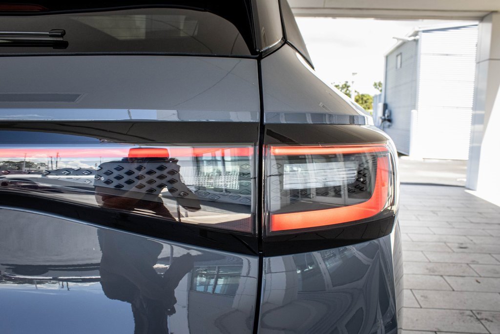 New 2025 Volkswagen ID.4 Pro S Plus image 18