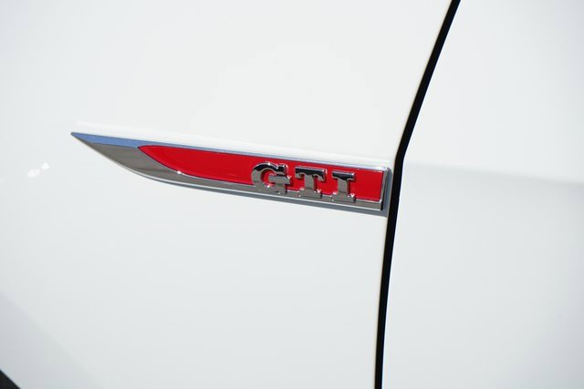Used 2021 Volkswagen GTI SE image 11