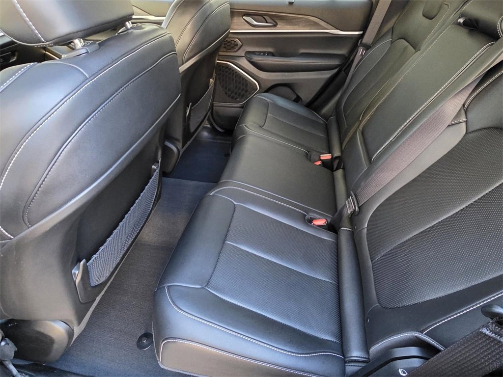 Used 2023 Jeep Grand Cherokee 4WD 4xe w/ Luxury Tech Group II image 11