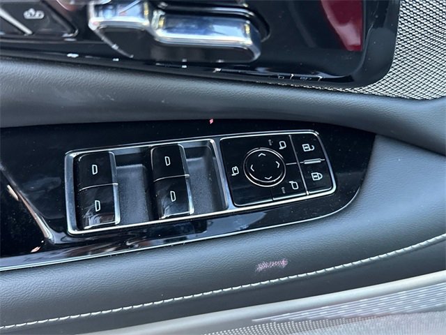 New 2025 Cadillac Optiq Sport 2 image 28