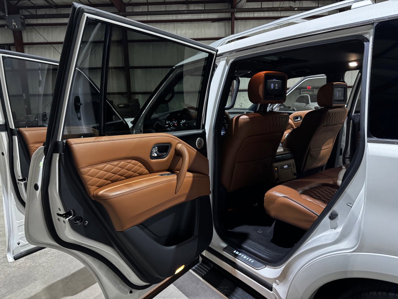 Used 2021 INFINITI QX80 Sensory w/ All-Season Package image 15