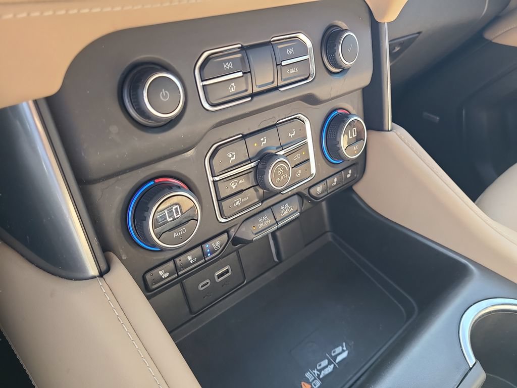 Used 2023 Chevrolet Tahoe Premier w/ Advanced Technology Package AWD/4WD image 18