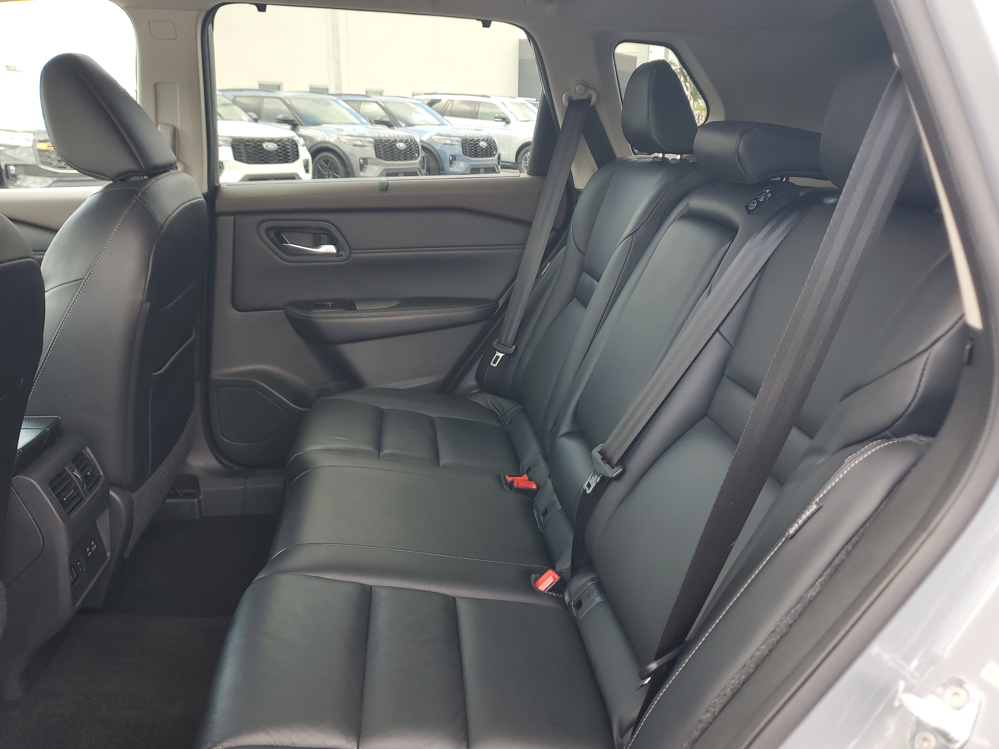 Used 2023 Nissan Rogue SL w/ SL Premium Package image 13