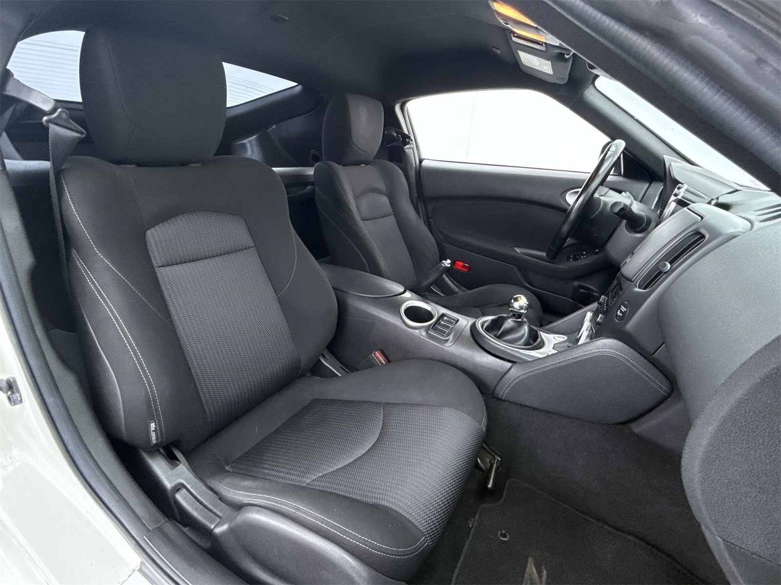 Used 2016 Nissan 370Z w/ Sport Package image 13