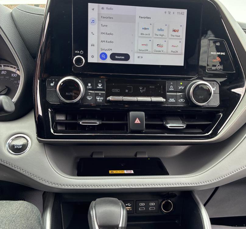 Used 2023 Toyota Highlander XLE image 15