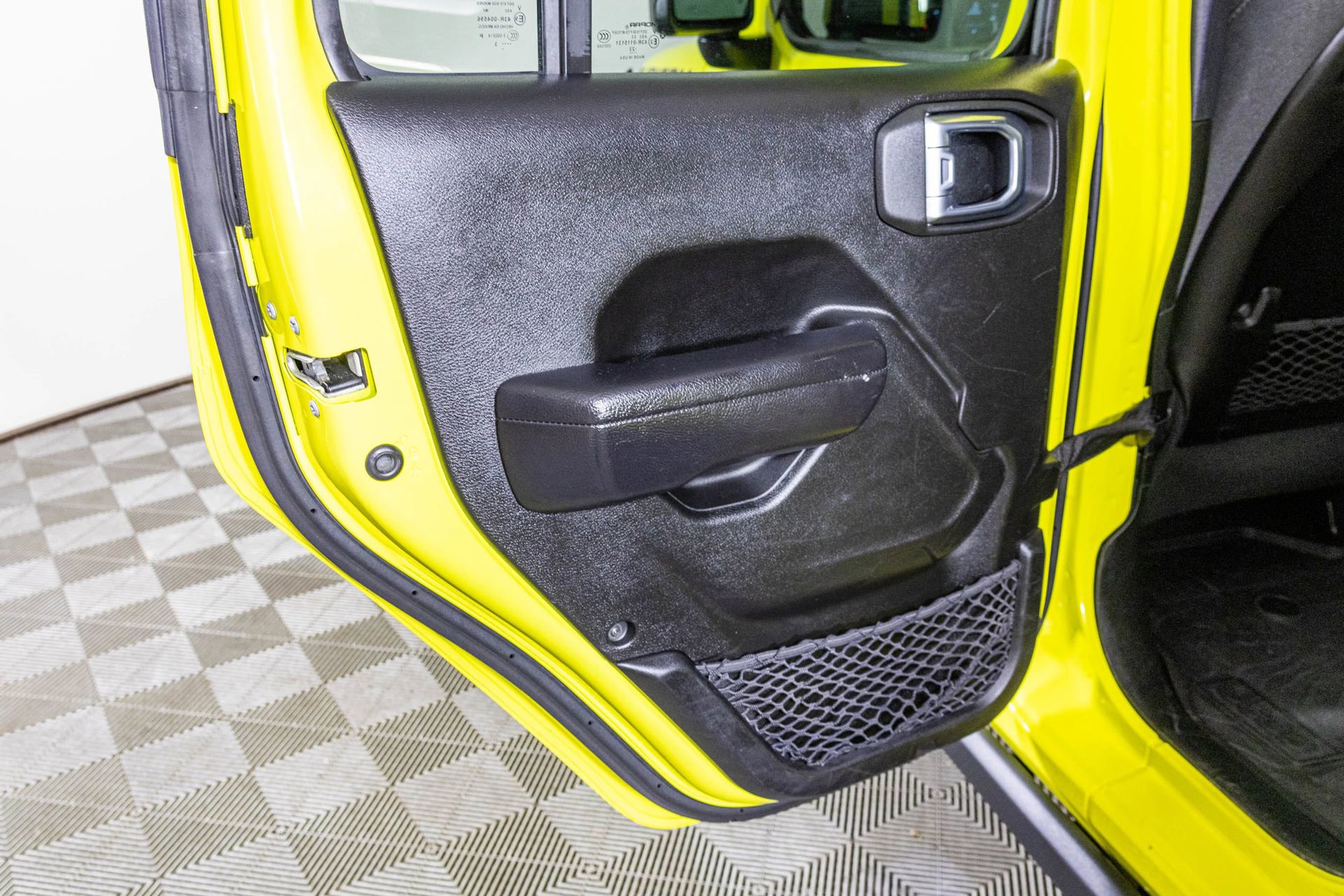 Used 2024 Jeep Wrangler Unlimited Rubicon w/ Convenience Group image 27