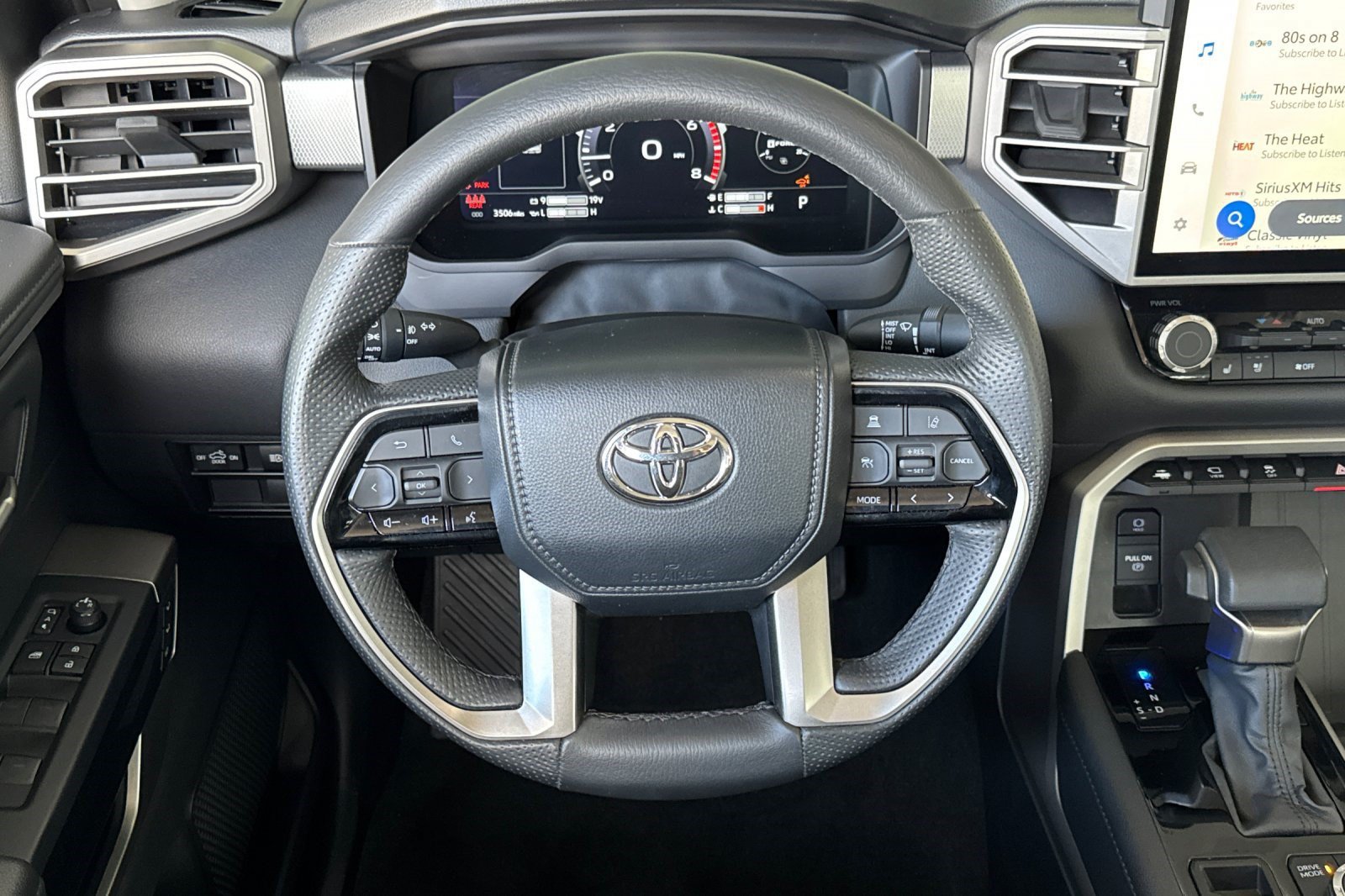 Used 2024 Toyota Tundra Limited AWD/4WD image 29