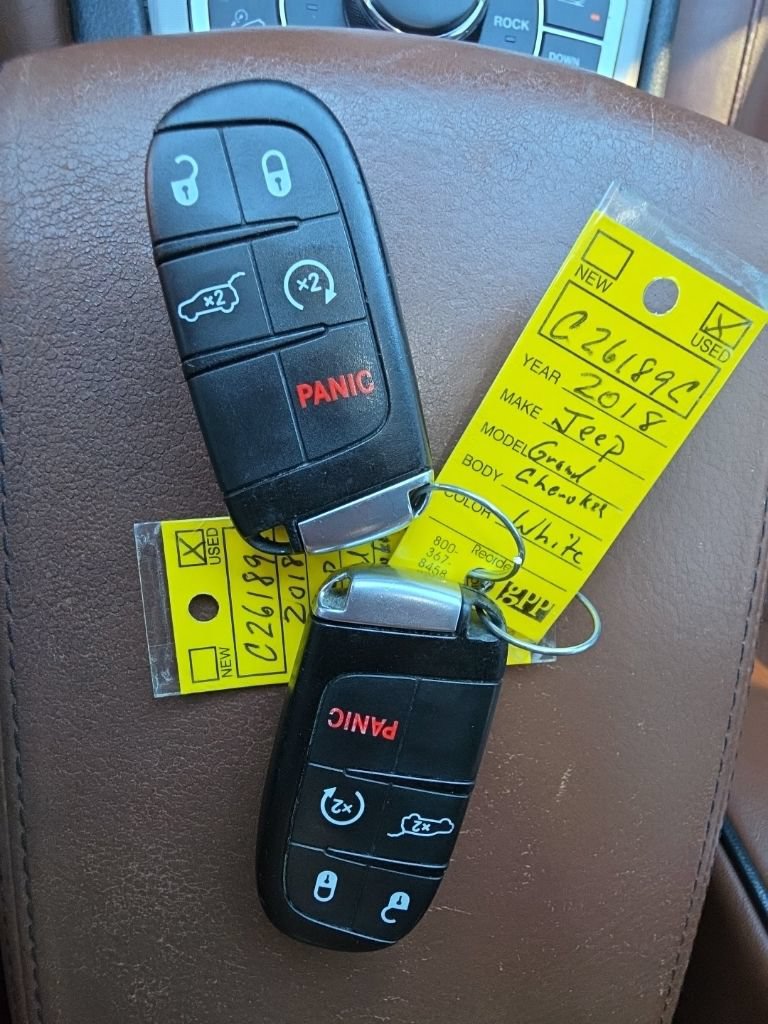 Used 2018 Jeep Grand Cherokee Summit AWD/4WD image 32