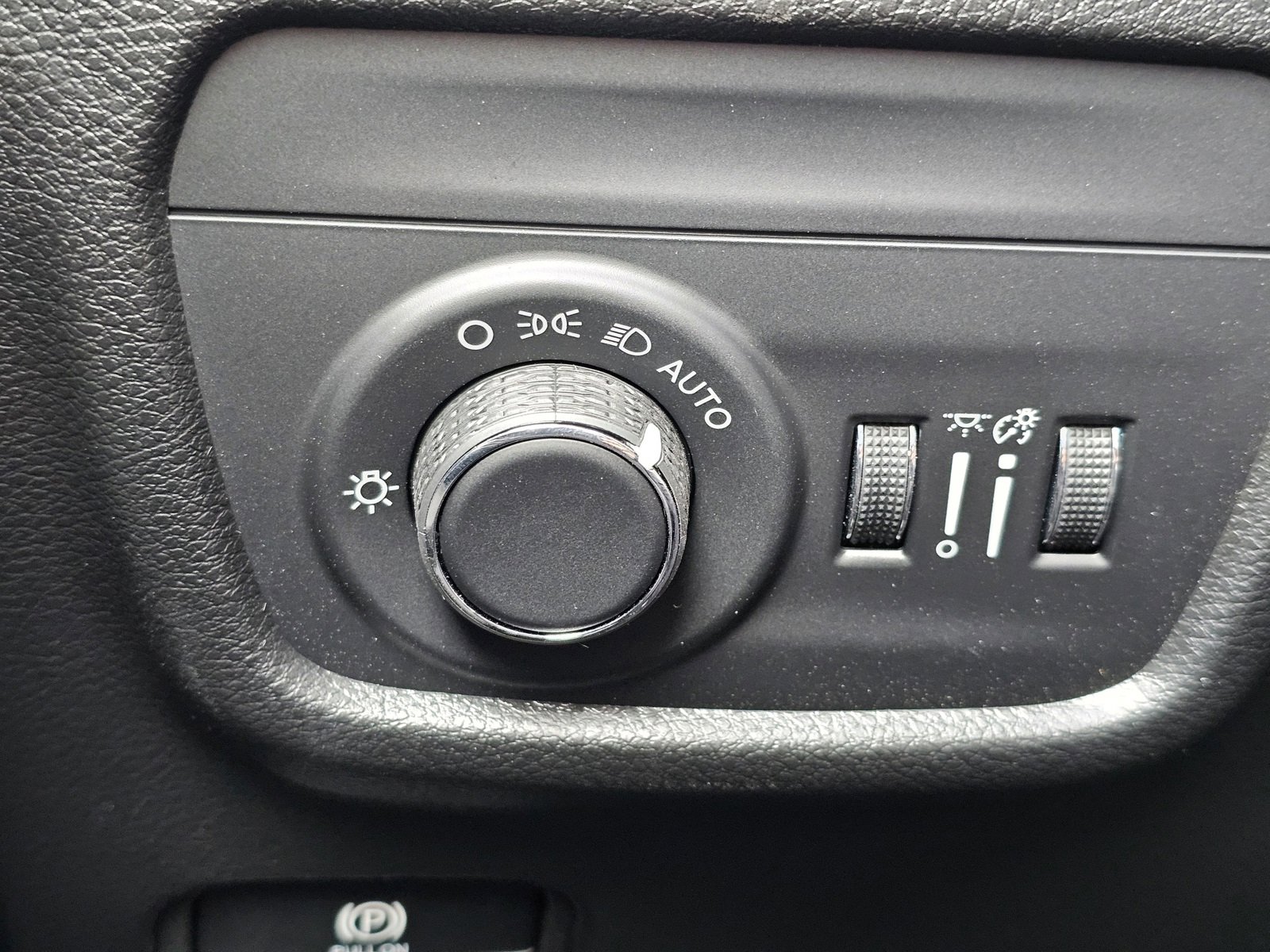 New 2025 Jeep Grand Cherokee L Laredo image 17