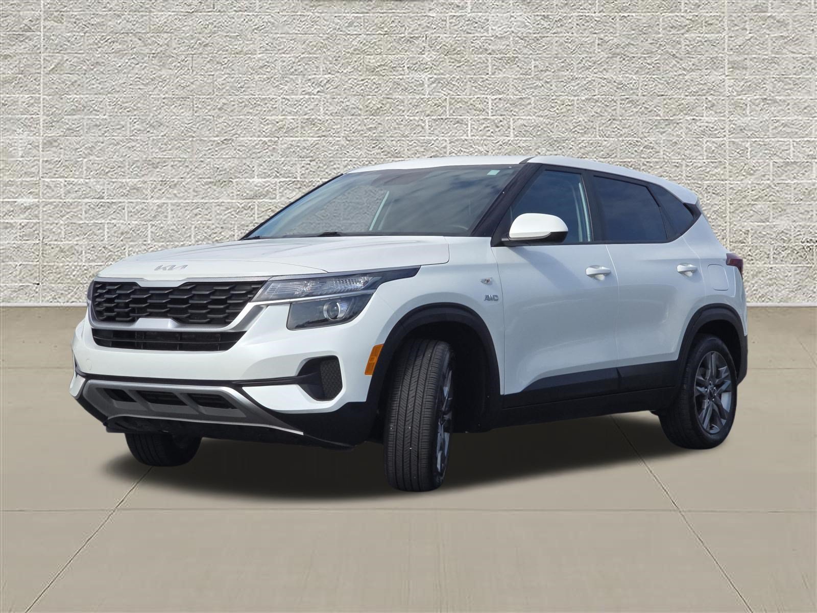 Used 2023 Kia Seltos LX AWD/4WD image 3
