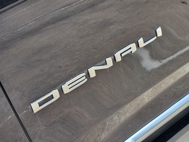 Used 2026 GMC Yukon Denali w/ Sun & Power Step Package AWD/4WD image 12