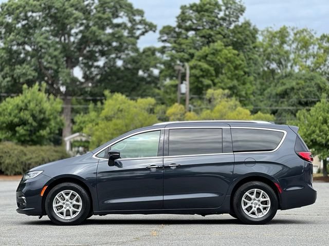 Used 2021 Chrysler Pacifica Touring-L FWD image 8