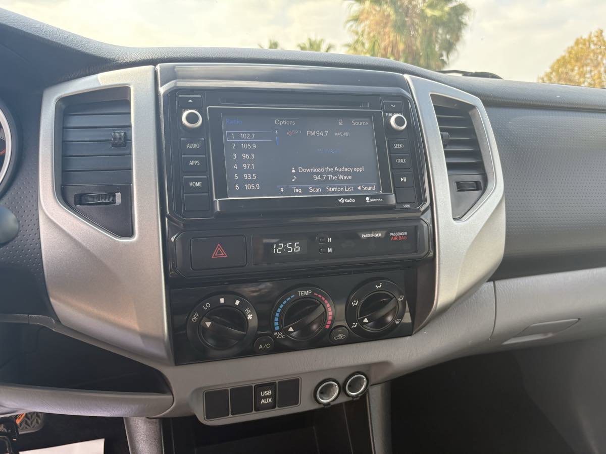 Used 2014 Toyota Tacoma PreRunner image 29