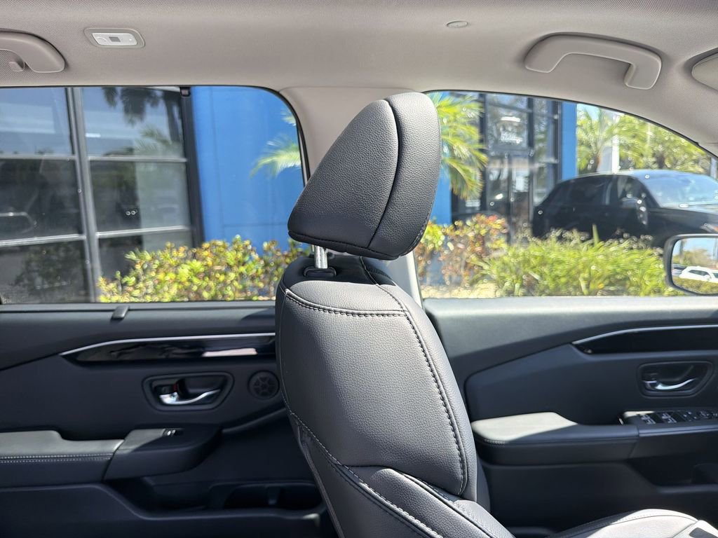 Used 2023 Honda Pilot Elite image 27