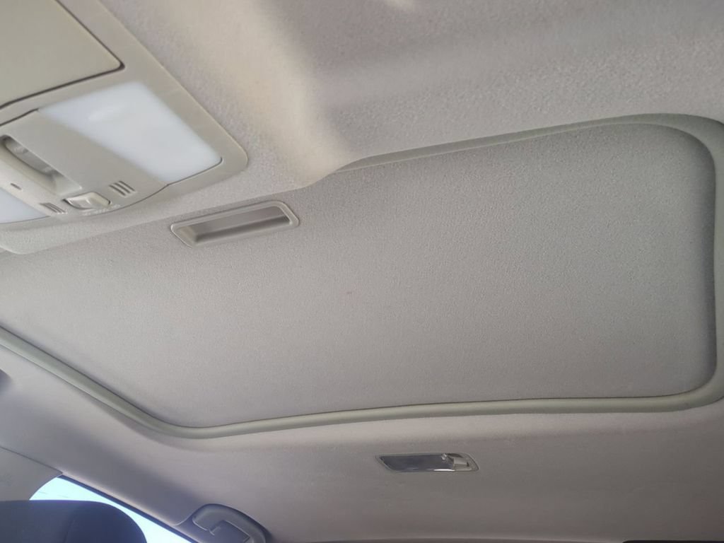 Used 2010 Nissan Rogue SL w/ Moonroof Pkg AWD/4WD image 19