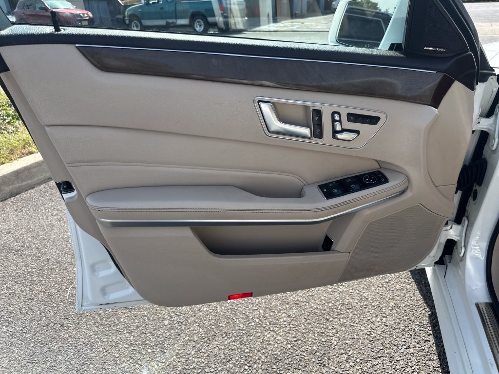 Used 2016 Mercedes-Benz E 350 4MATIC Sedan image 11