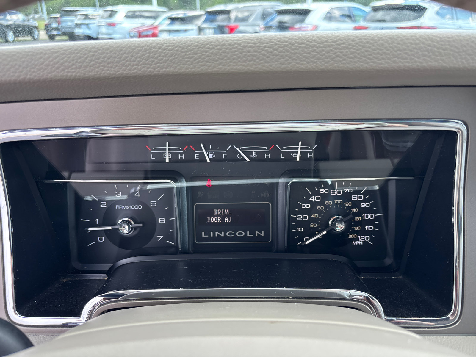 Used 2014 Lincoln Navigator L 4WD image 15