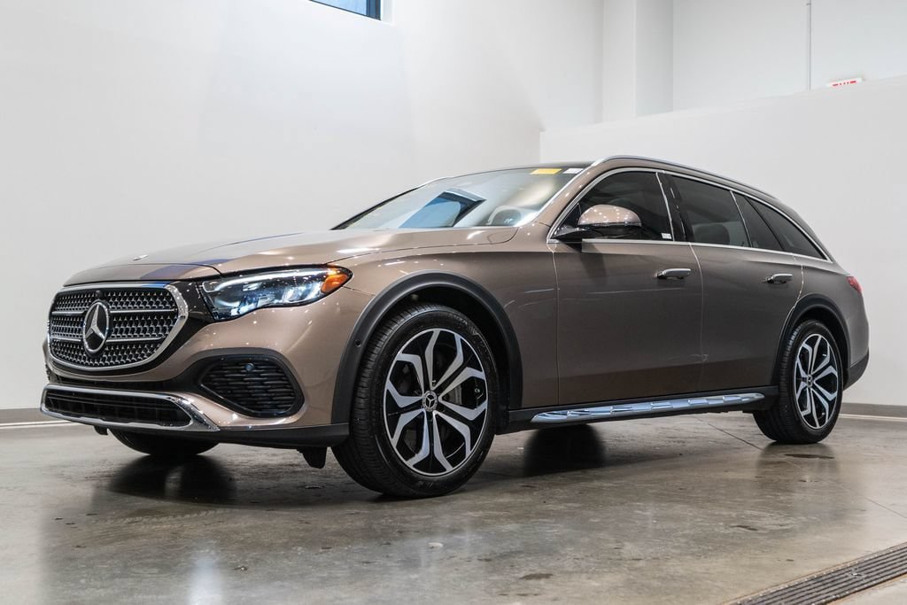 Used 2025 Mercedes-Benz E 450 4MATIC All-Terrain Wagon image 3