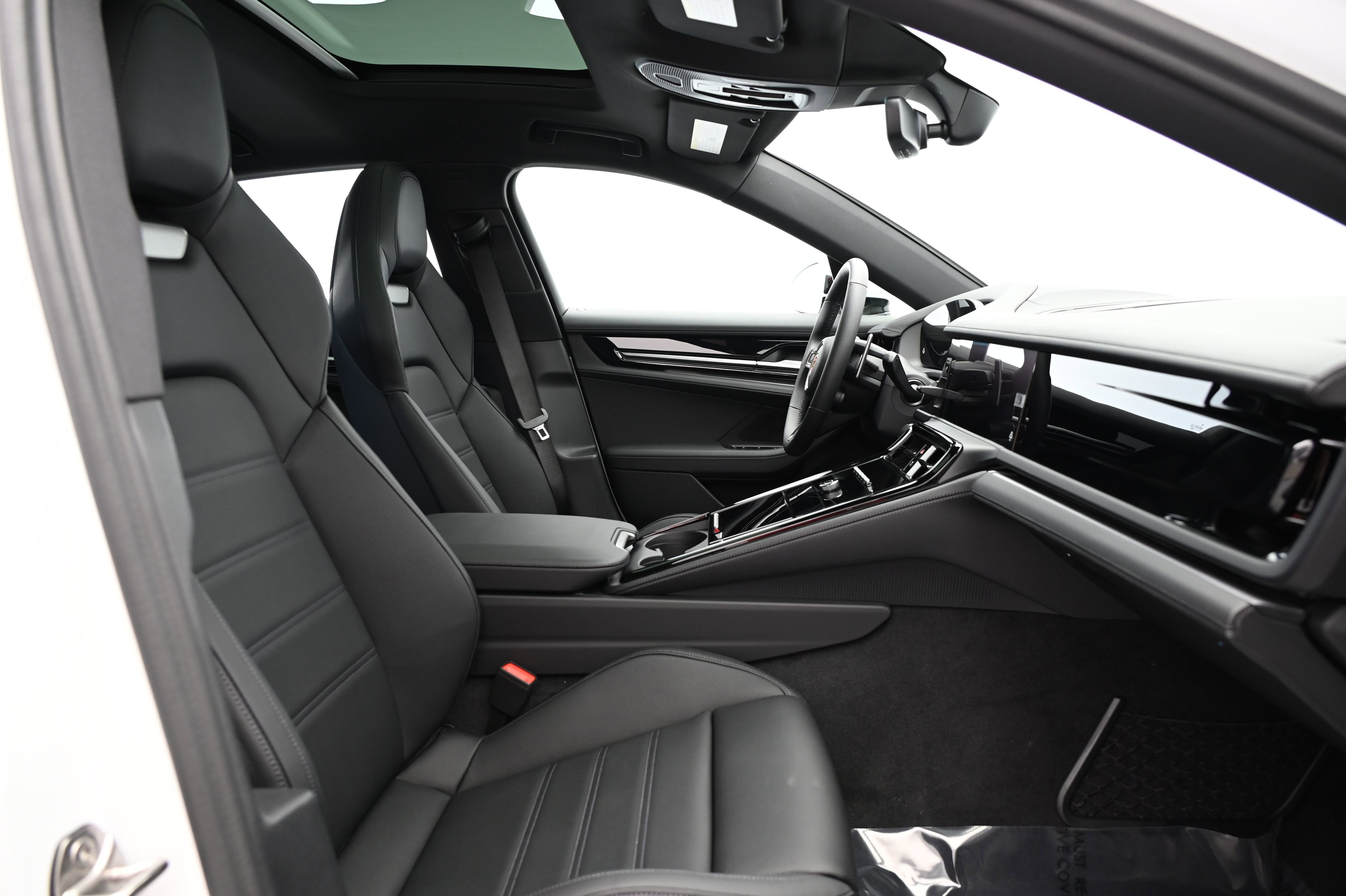 Used 2024 Porsche Panamera 4 image 29