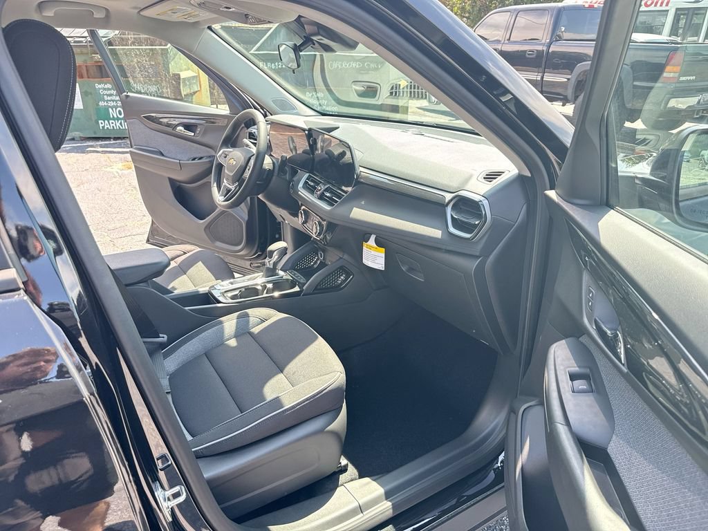 New 2026 Chevrolet TrailBlazer LT w/ LT Cold Weather Package FWD image 31