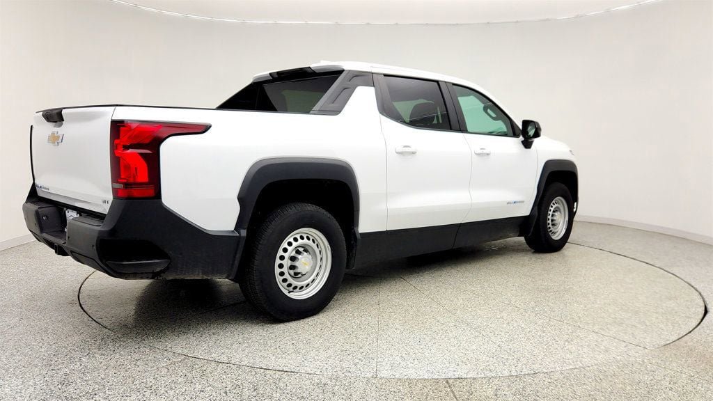 Used 2024 Chevrolet Silverado EV W/T AWD/4WD image 5