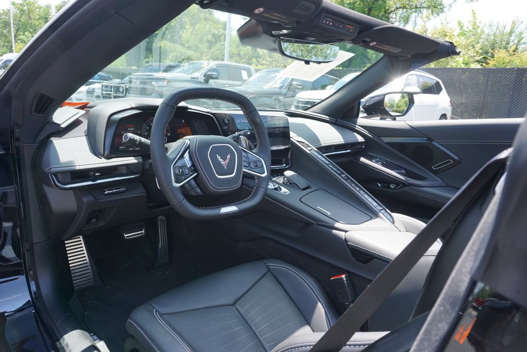 Used 2025 Chevrolet Corvette Z06 RWD image 17